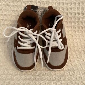 Baby Gap Boys Two Tone Lace Up Sneakers Size 6 New With Tags
